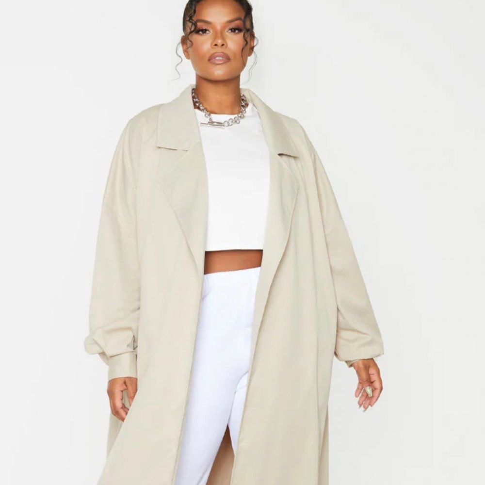 PrettyLittleThing Plus Stone Contrast Panel Trench